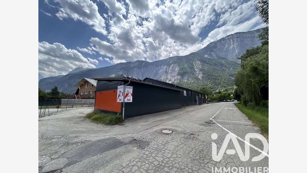 Vente murs commerciaux loués au Bourg-d'Oisans