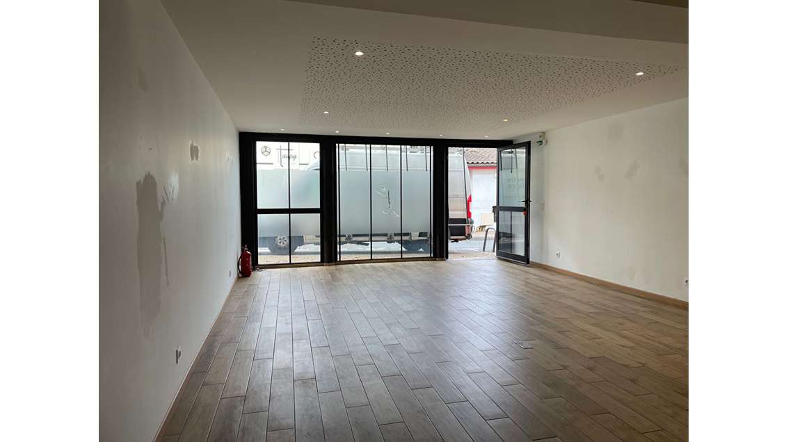 Vente murs bureau commerce au centre du Bouscat