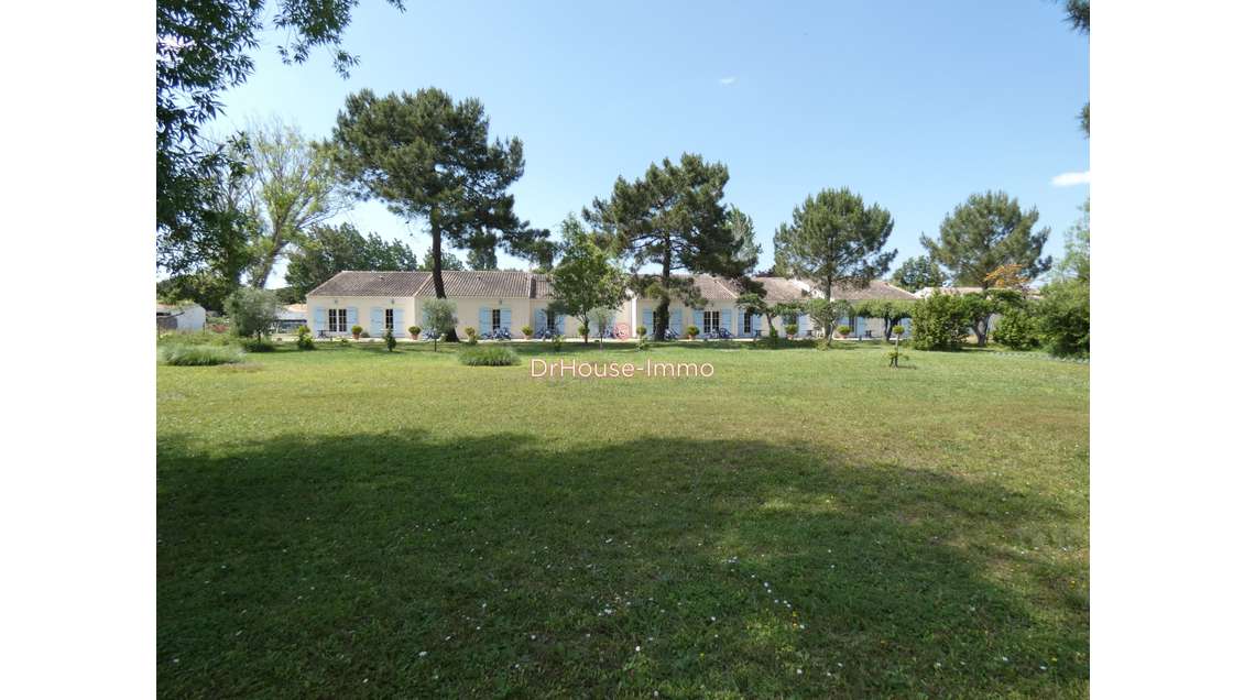 AV ensemble immo hôtel-résidence 900m² dept 17