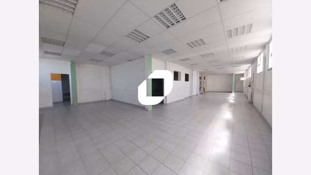 Vente Local commercial 521m² Le mesnil saint denis