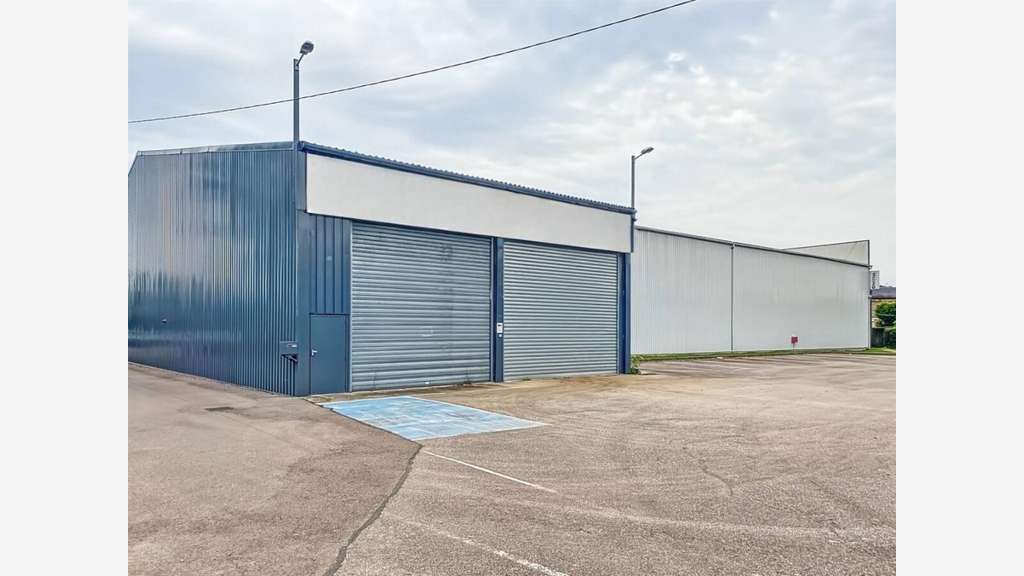 Local d'activité - Le Neubourg / Elbeuf - 1540m²