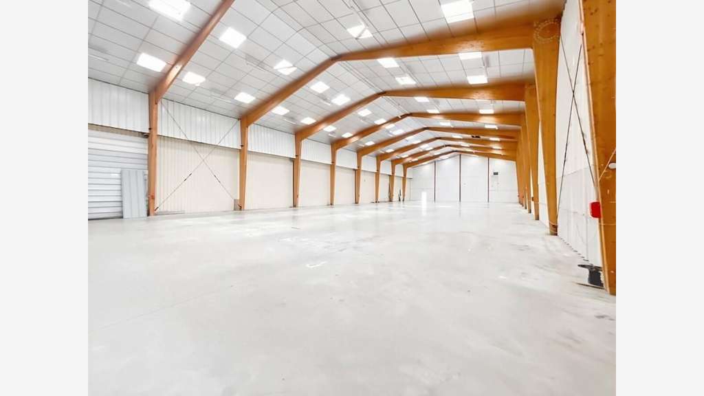 Local d'activité - Le Neubourg / Elbeuf - 1540m²
