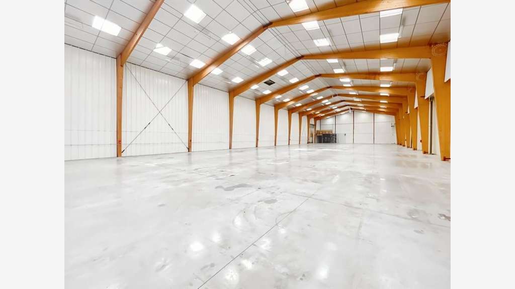 Local d'activité - Le Neubourg / Elbeuf - 1540m²
