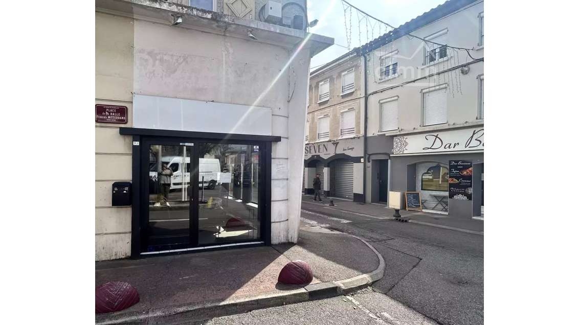 Vente local visibilité exceptionnelle au Péage 