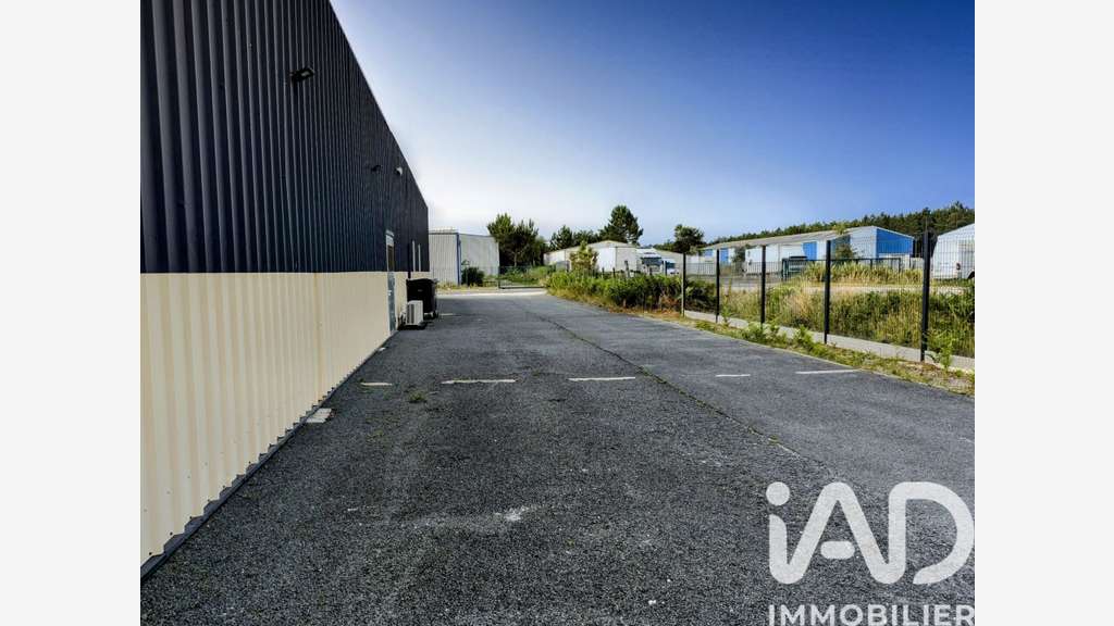 AV local commercial 182m² à Le Teich ZI Sylvabelle