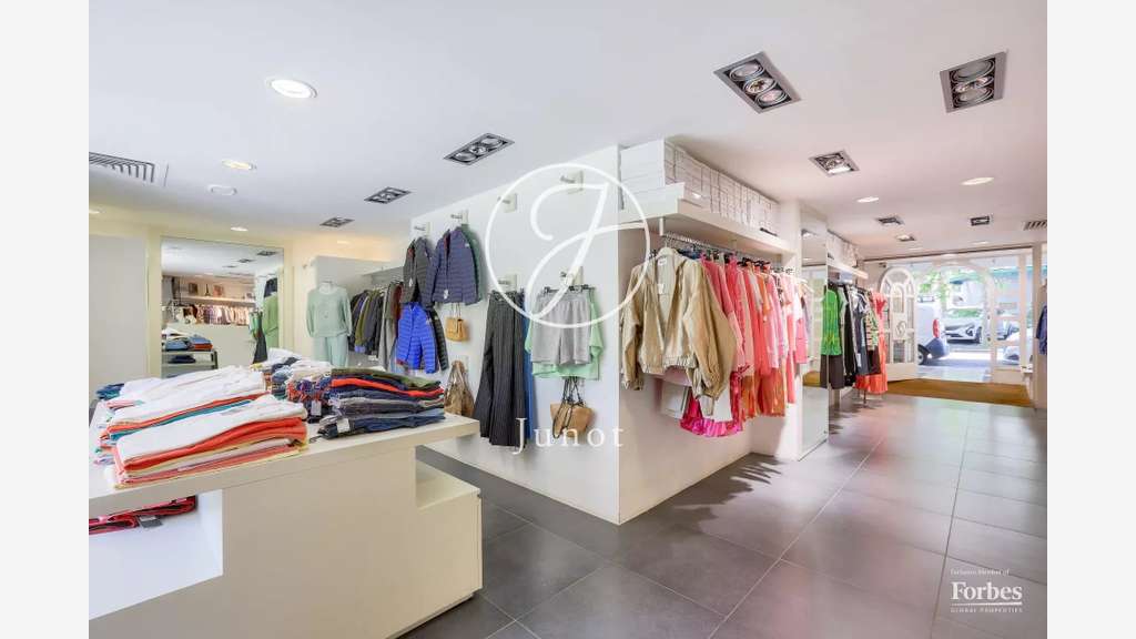 AV local commercial 144,15m² Le Vésinet centre