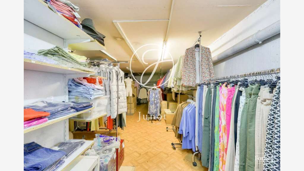 AV local commercial 144,15m² Le Vésinet centre
