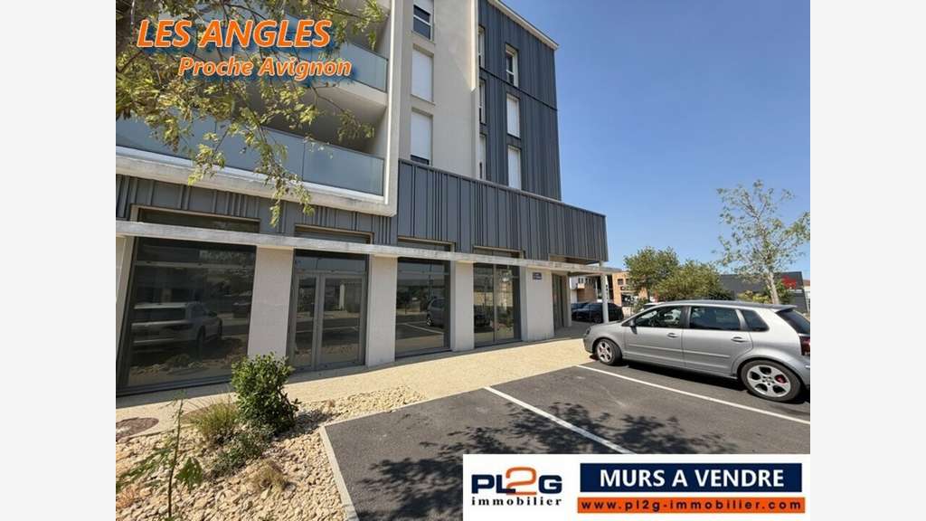 Local 255m² à la vente aux Angles dans le Gard