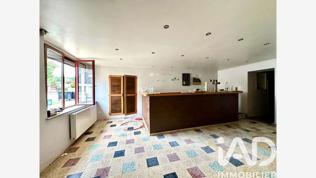 Vente ancien hôtel-restaurant à Les Ayvelles