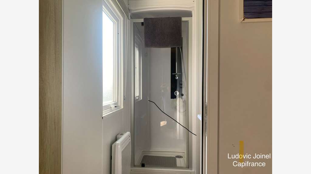a vendre Mobil-home 40m² 6personnes au bord de