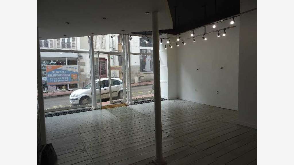 AV murs commerciaux en hyper centre de Limoges