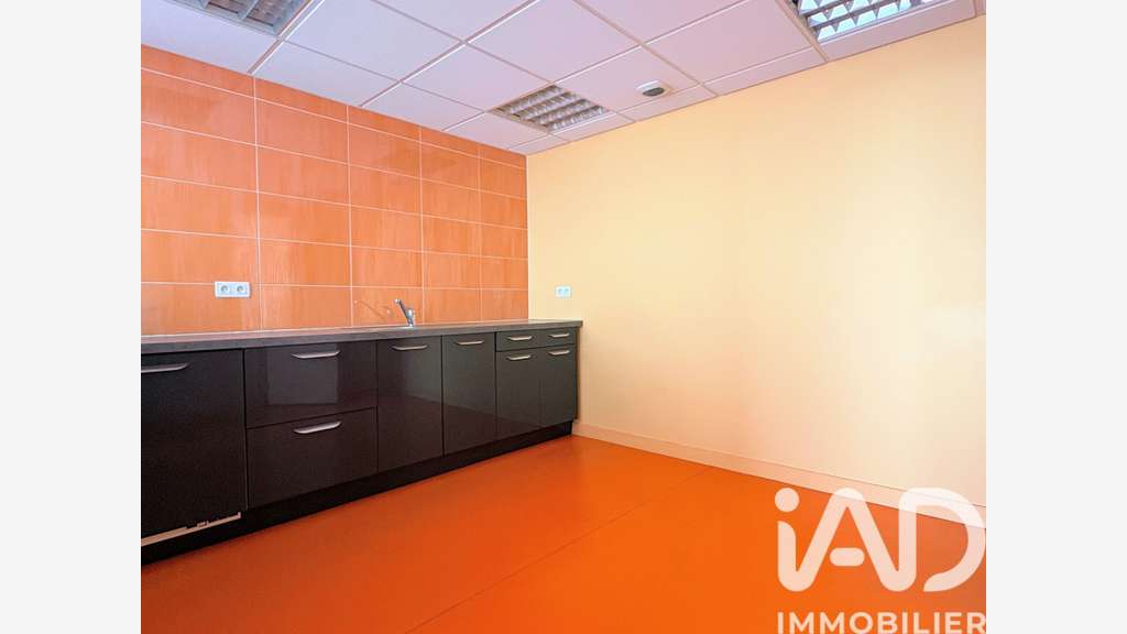 Vente local commercial 300m² avec parking Limoges