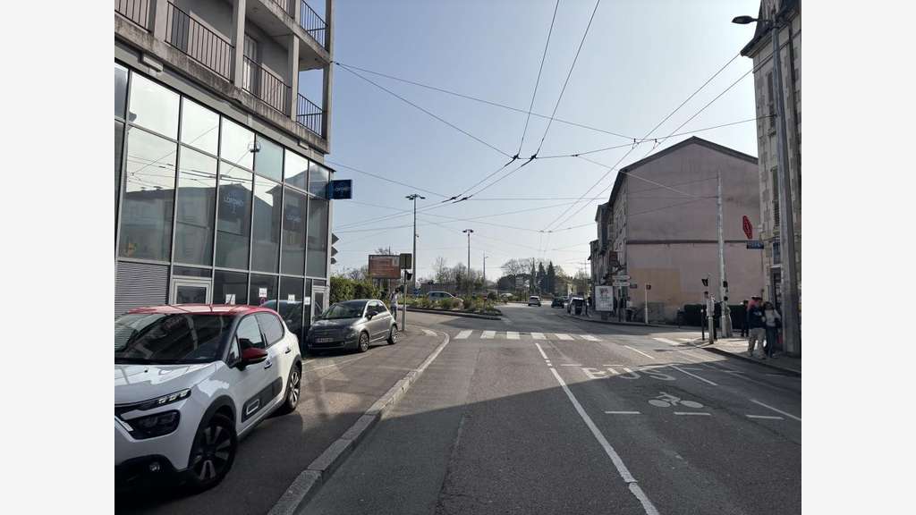 Vente local commercial de 400m² à Limoges Carmes