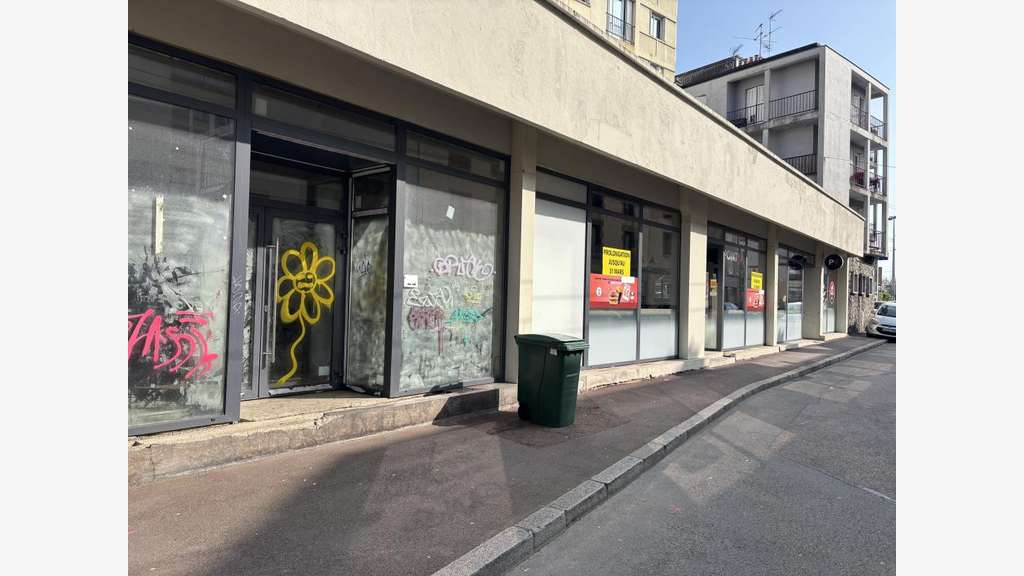 Vente local commercial de 400m² à Limoges Carmes