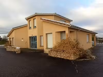 VENTE LOCAUX CABINET / ÉTUDE / BUREAUX : 165M² - P