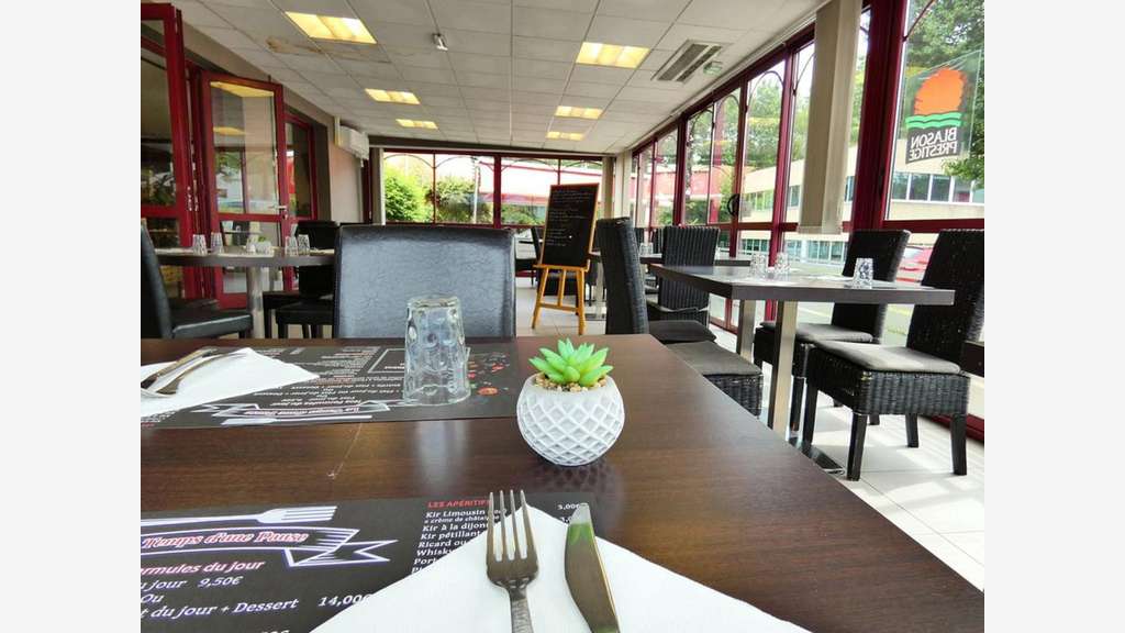 Vente ancien hôtel-restaurant 1000m² Limoges Nord