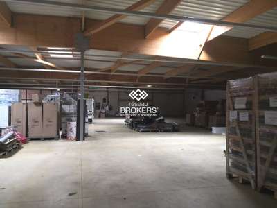 AV local commercial 1245m² excellent état Livarot