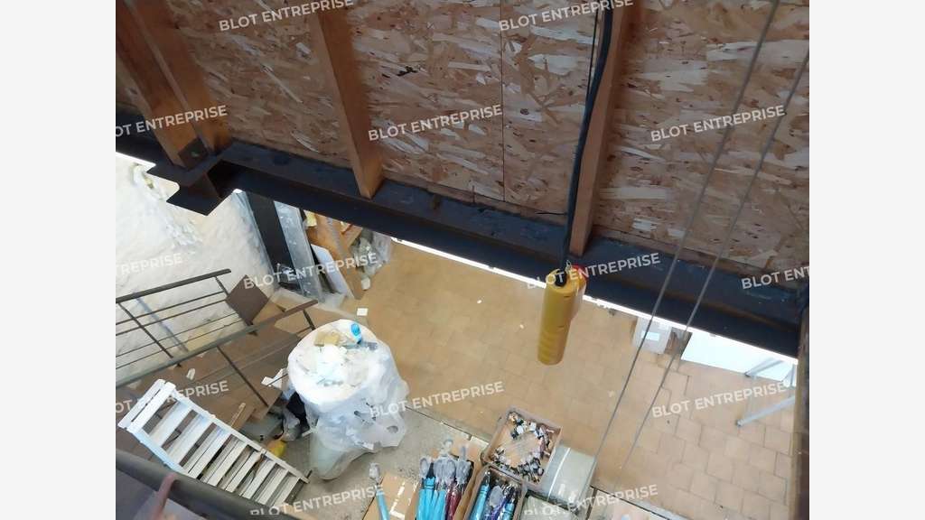 A vendre local commercial de 320m² à Locronan