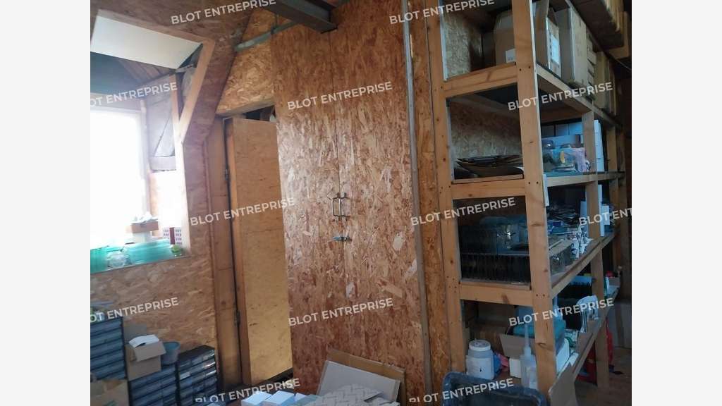 A vendre local commercial de 320m² à Locronan