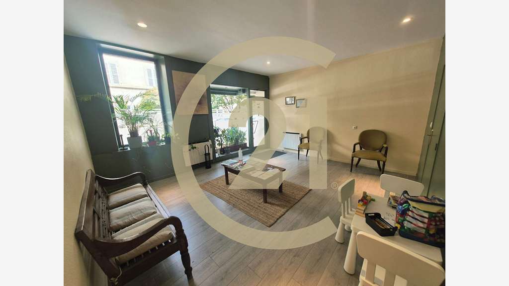 Murs commerciaux 70m² à vendre sur Lons le Saunier
