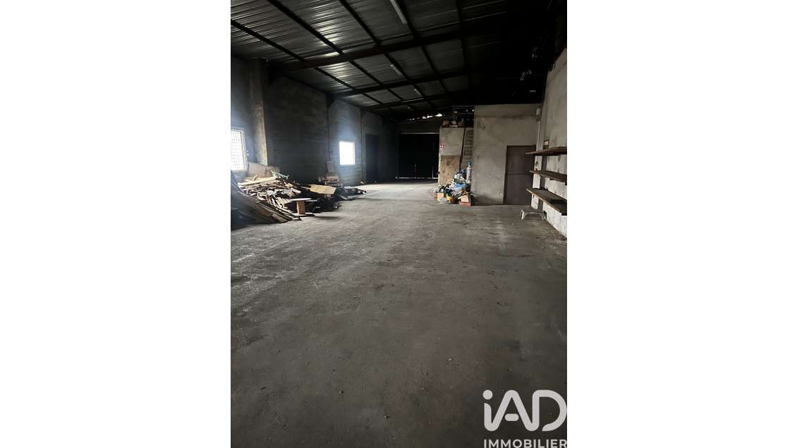 Vente local d'activité 1127m² à Lons-le-Saunier