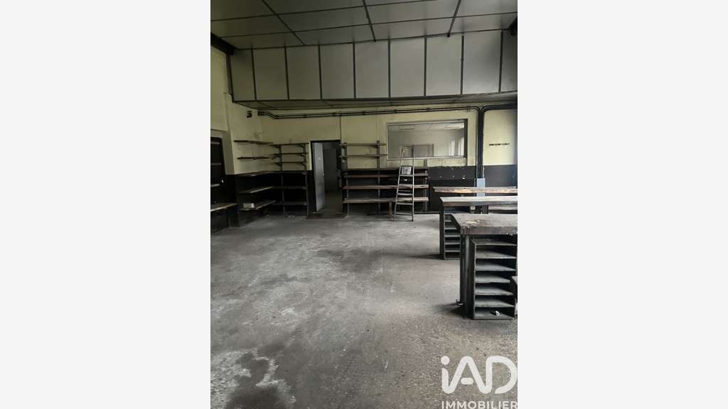 Vente local d'activité 1127m² à Lons-le-Saunier