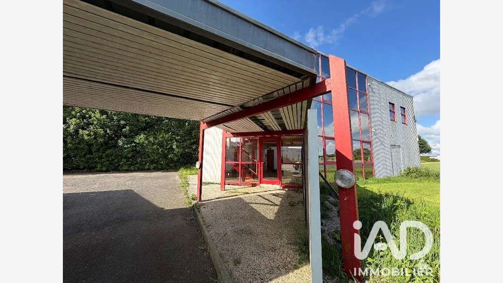 Vente site de 452m² en bord d'axe passant Loudéac