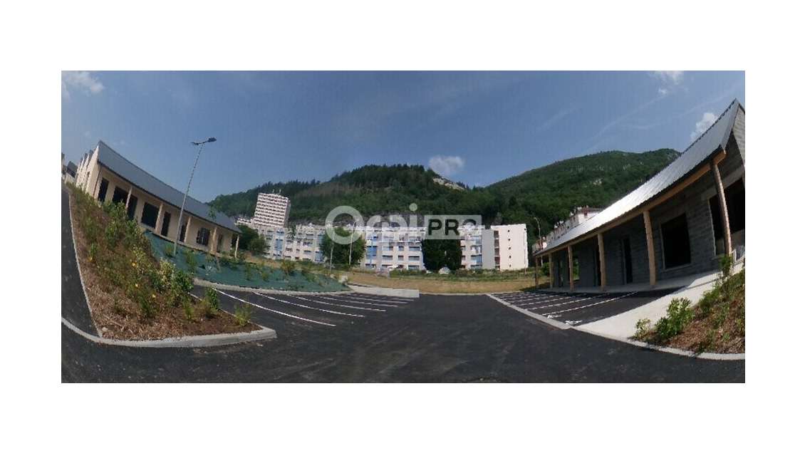 À Vendre locaux commerciaux bruts 836m² à Lourdes