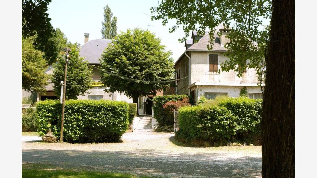Vente ensemble immobilier 2000m² vue lac à Lourdes