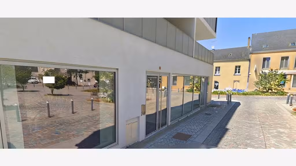 Vente local commercial de 114m² à Louverné centre
