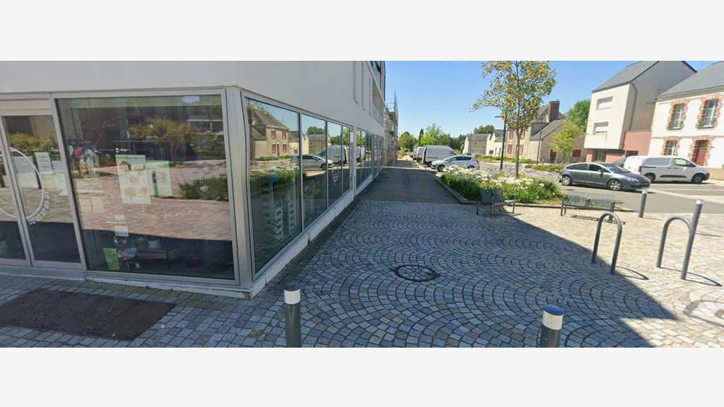 Vente local commercial de 114m² à Louverné centre