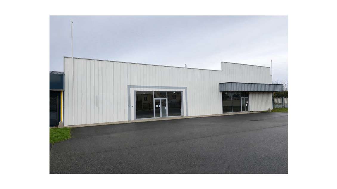 Vente local 655m² sur 2300m² empl premium Luçon