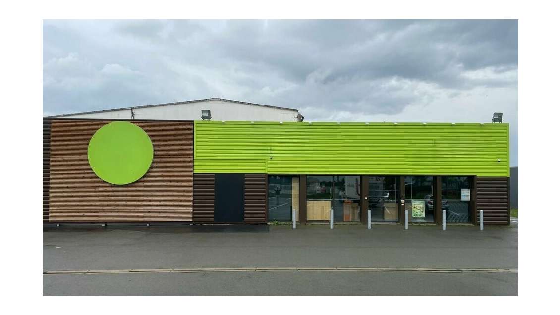 Vente local commercial 570m² empl N°1 à Luçon 