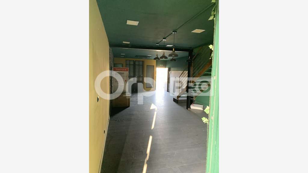 Local d'activité 75m² à vendre à Lunel axe passant