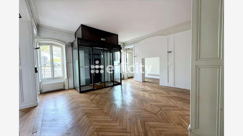 Vente murs commerciaux 191m² à Lyon 69001 Tolozan