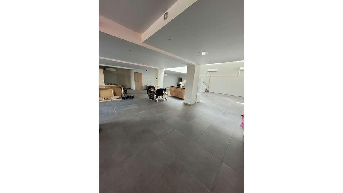 Vente local indépendant de 450m² à Lyon 4 Caluire