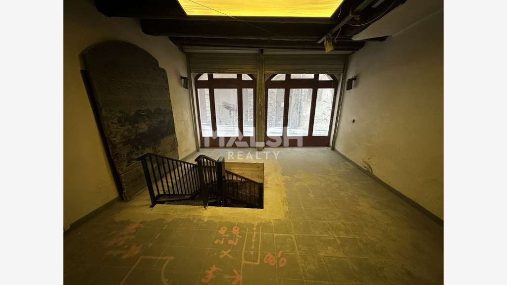 À vendre local commercial 115m² à Lyon 5e