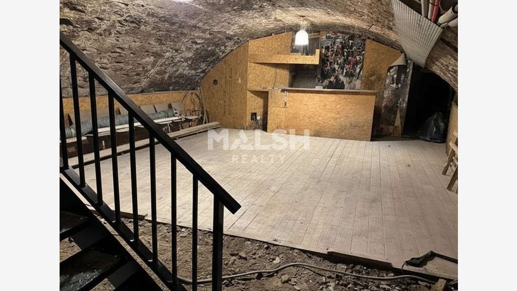 À vendre local commercial 115m² à Lyon 5e