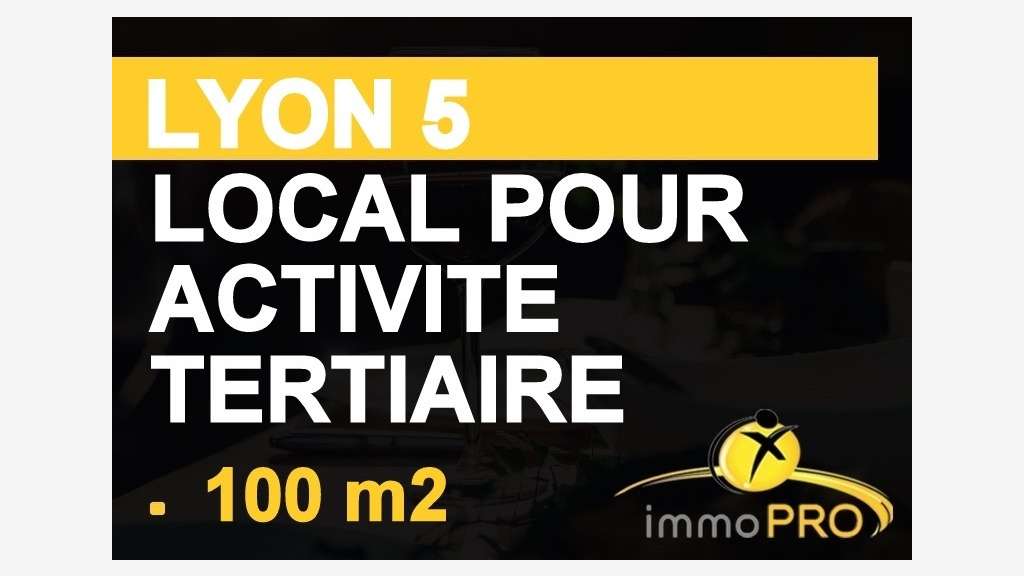 Local de 100 m² trés lumiineux face à la Pr
