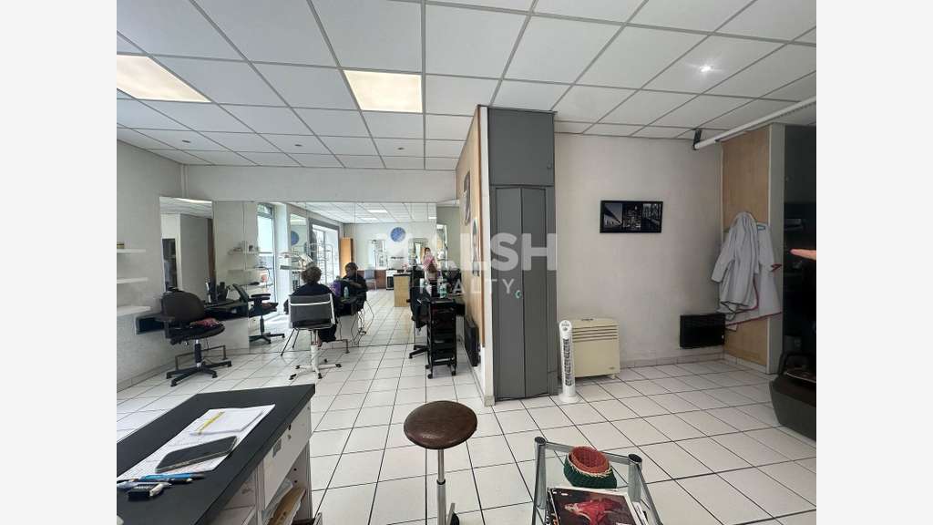 Vente local commercial 55m² Lyon 8e Av. Berthelot 