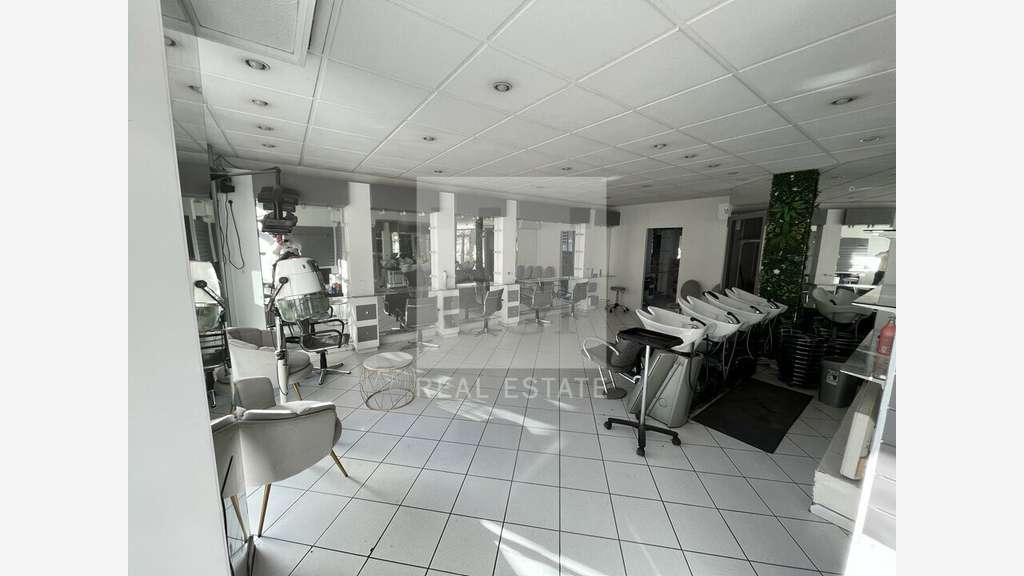 LYON 8 - LOCAL COMMERCIAL / BUREAUX à vendre