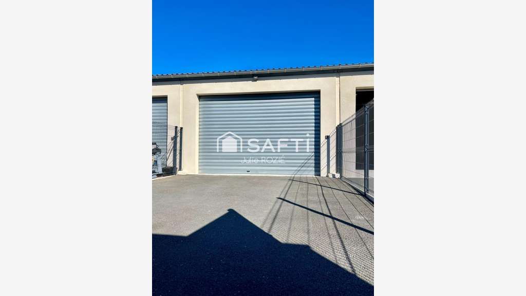Local commercial de 55 m² avec stockage sur Macau