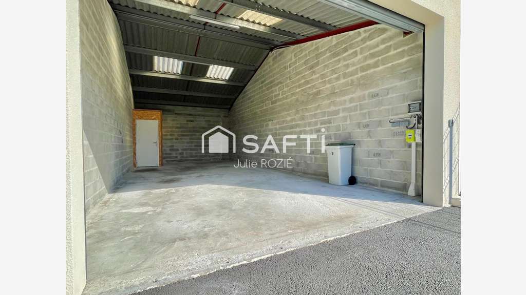 Local commercial de 55 m² avec stockage sur Macau
