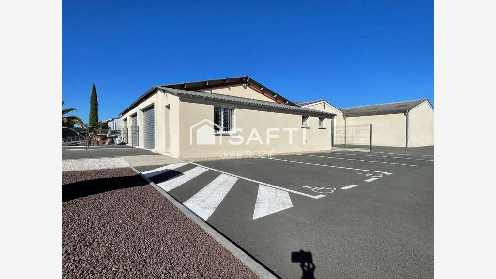 Local commercial de 90 m² avec stockage sur Macau