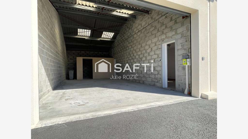 Local commercial de 90 m² avec stockage sur Macau