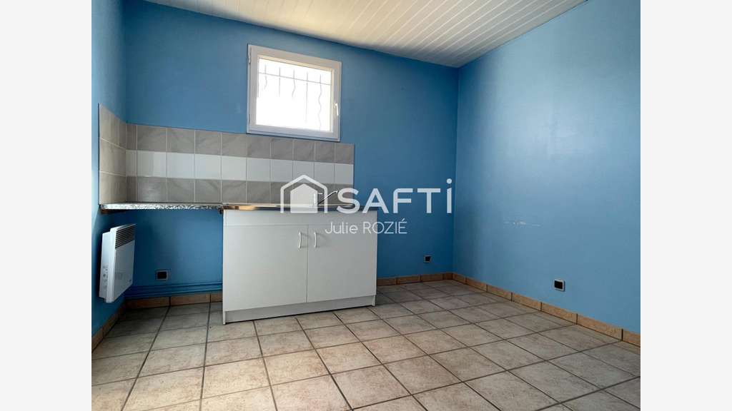 Local commercial de 90 m² avec stockage sur Macau