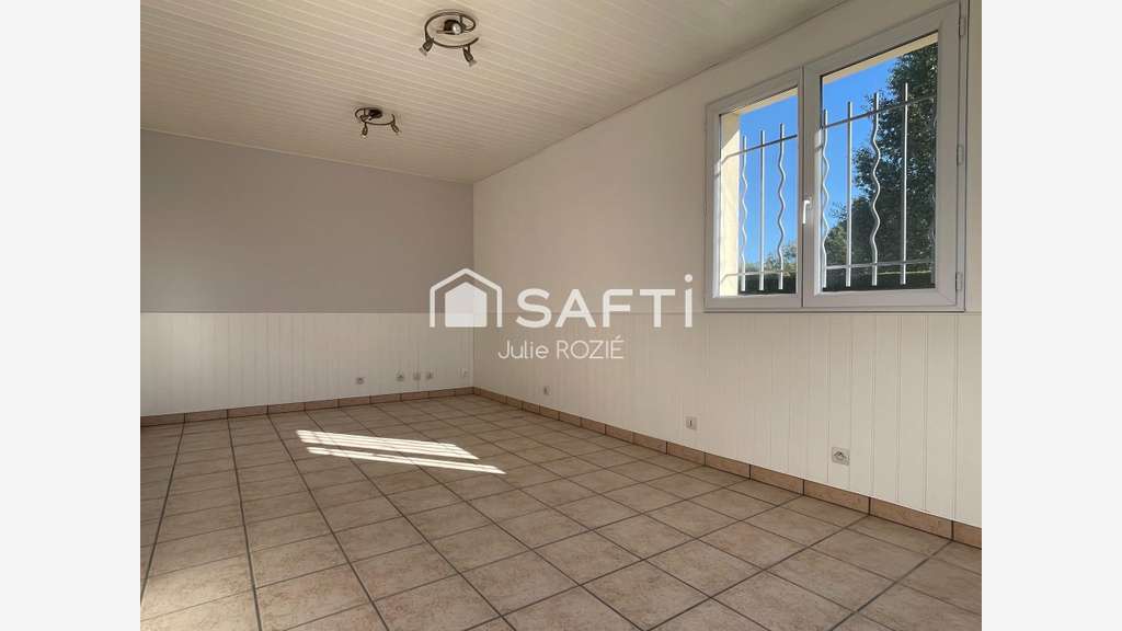 Local commercial de 90 m² avec stockage sur Macau