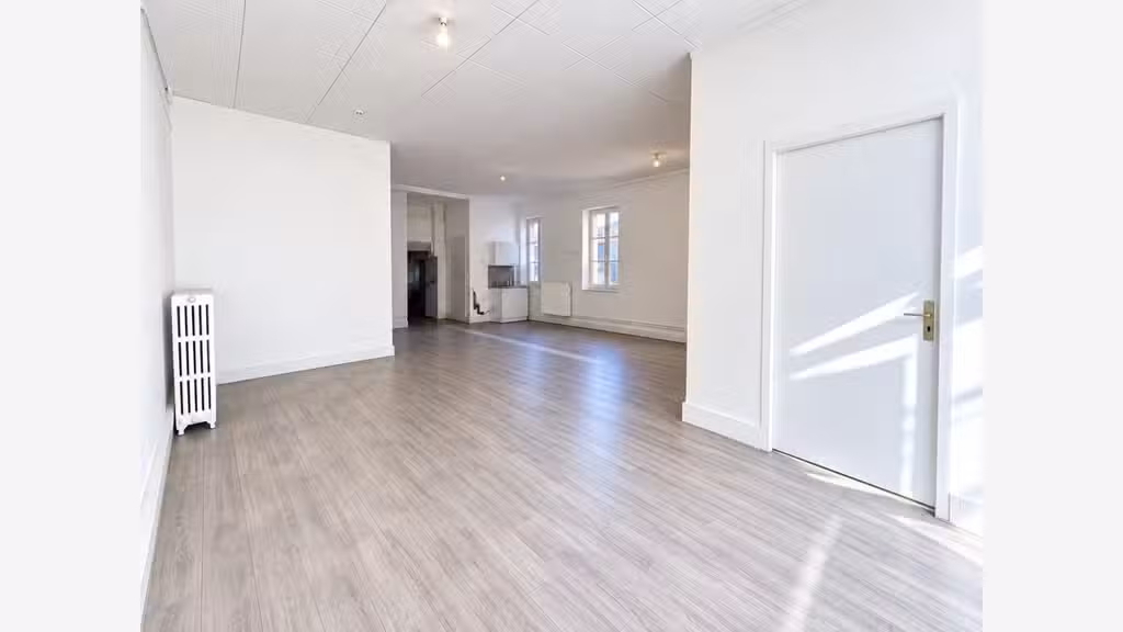 Local professionnel de 98m² à réinventer à Mâcon