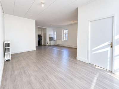 Local professionnel de 98m² à réinventer à Mâcon