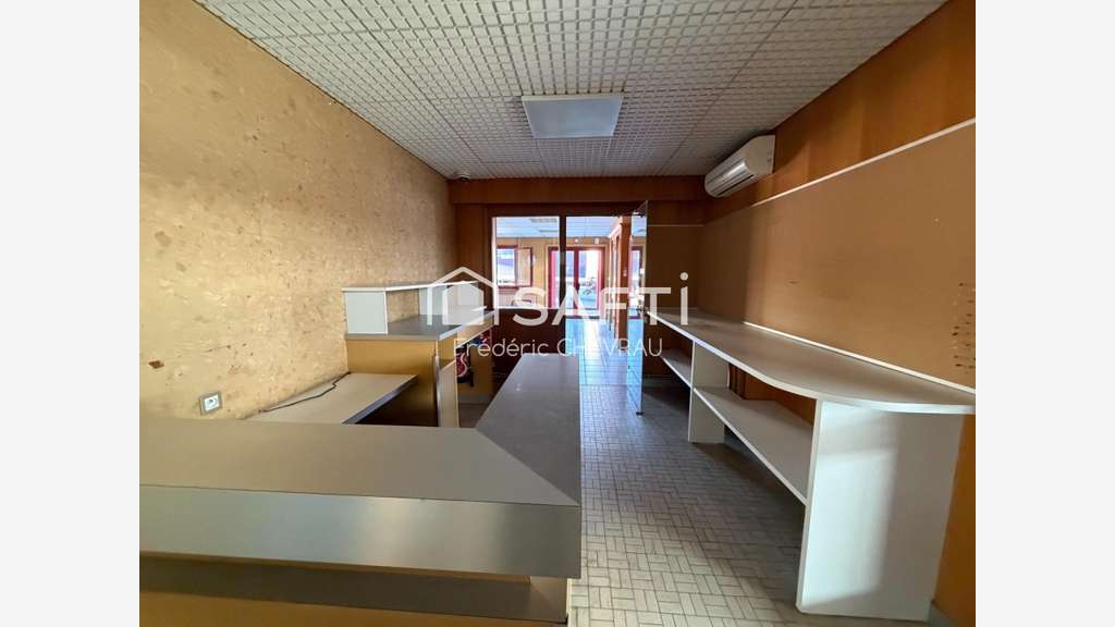 A vendre locaux 1980m² à Charnay-lès-Mâcon centre